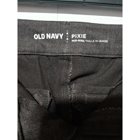 Womens Old Navy Mid Rise Pixie sz 4 - Picture 2 of 4